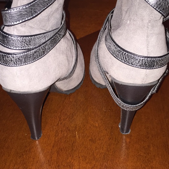 Gray Boots - Picture 1 of 4